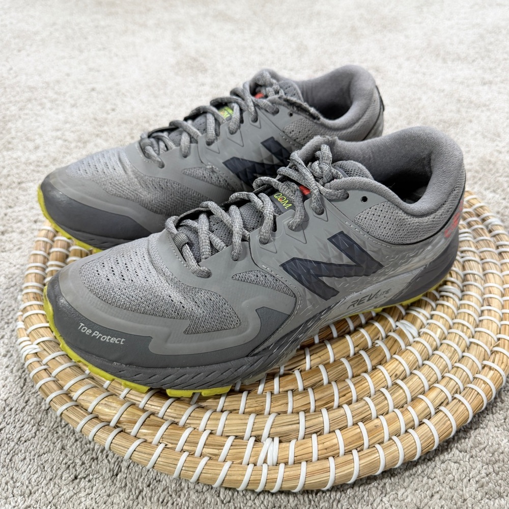 New Balance Women’s Summit Q.O.M. Trail Running Shoes Sneakers in Gray 8 - Picture 2 of 14